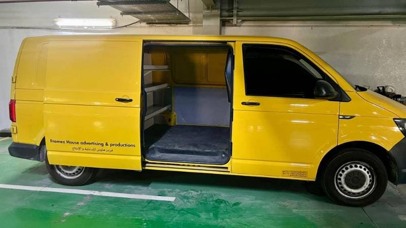 2017 Volkswagen Transporter thumbnail 2