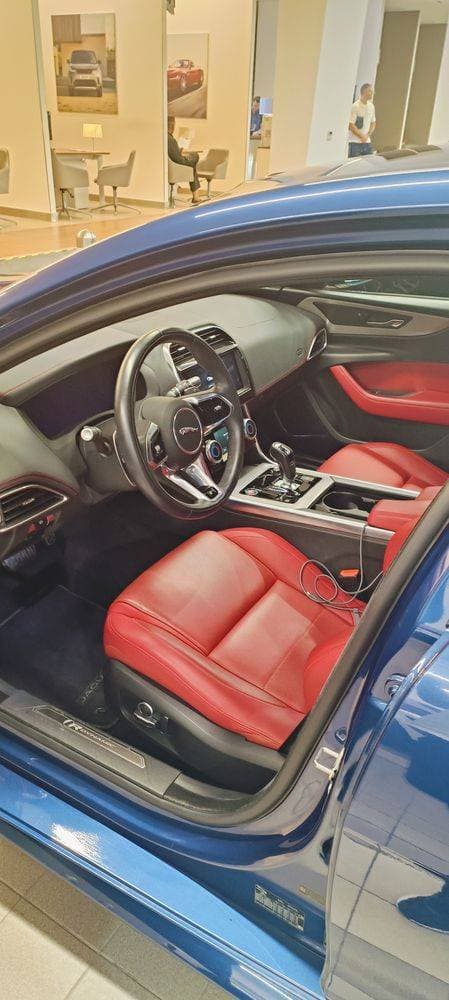 2021 Jaguar XE thumbnail 2