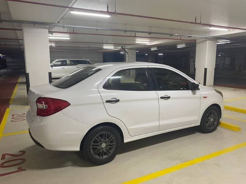 2017 Ford Figo Sedan thumbnail 2