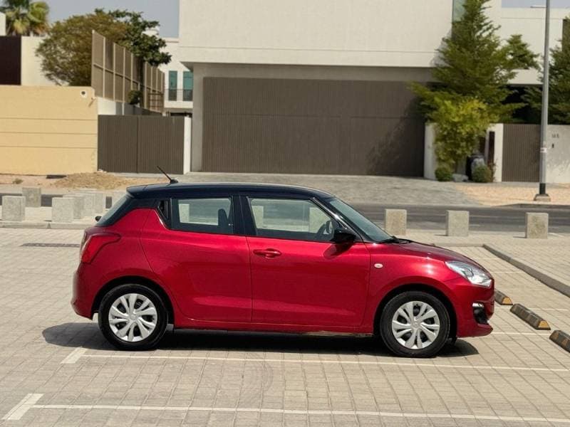 2023 Suzuki Swift thumbnail 3
