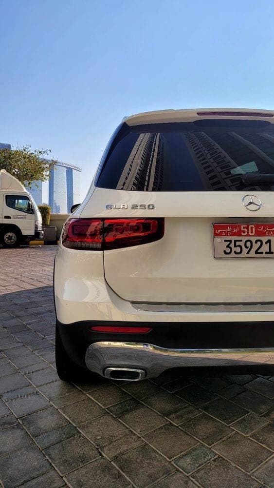 2021 Mercedes-Benz GLB thumbnail 2