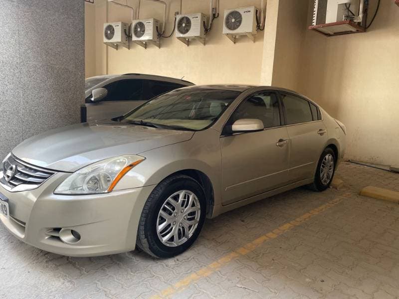 2010 Nissan Altima thumbnail 3