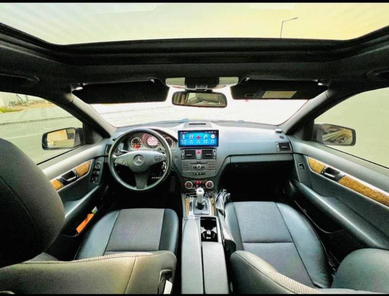 2011 Mercedes-Benz C-Class Coupe thumbnail 2