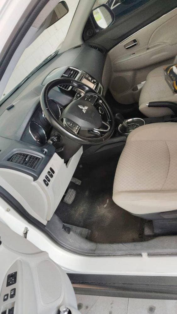 2017 Mitsubishi ASX thumbnail 4