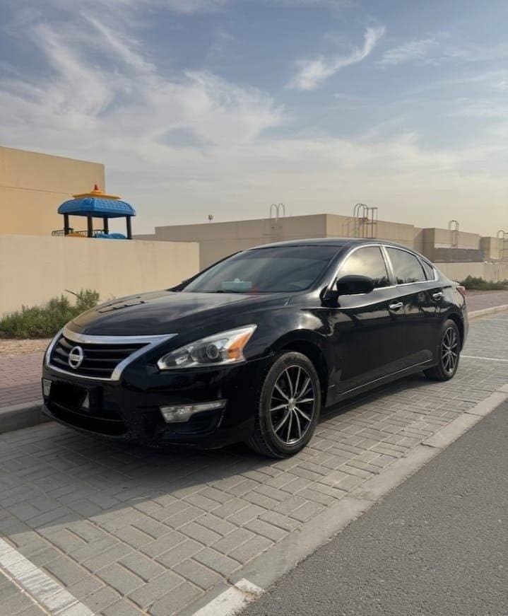 2016 Nissan Altima thumbnail 2