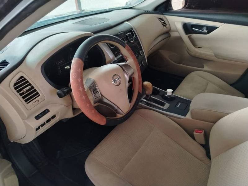 2016 Nissan Altima thumbnail 5