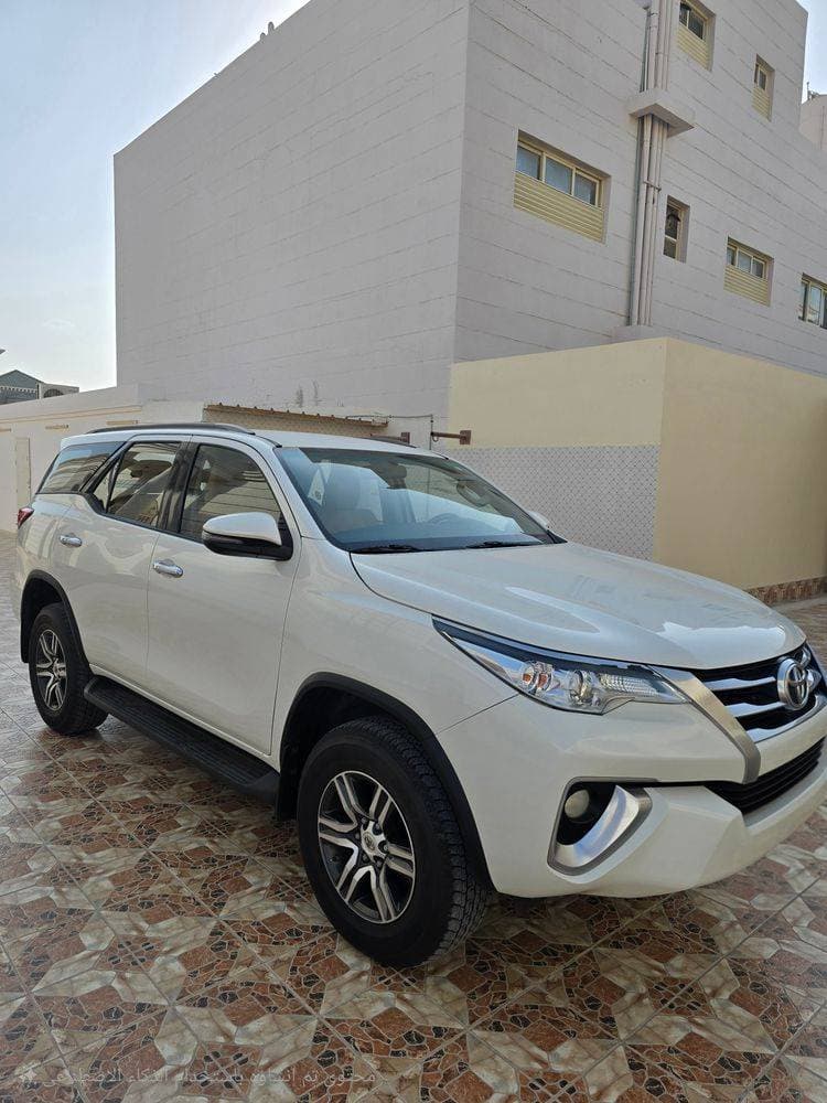2020 Toyota Fortuner thumbnail 4