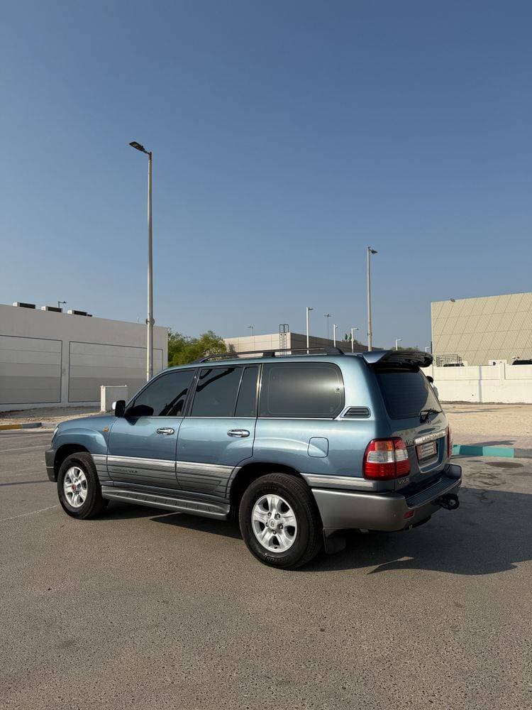 2006 Toyota Land Cruiser thumbnail 2