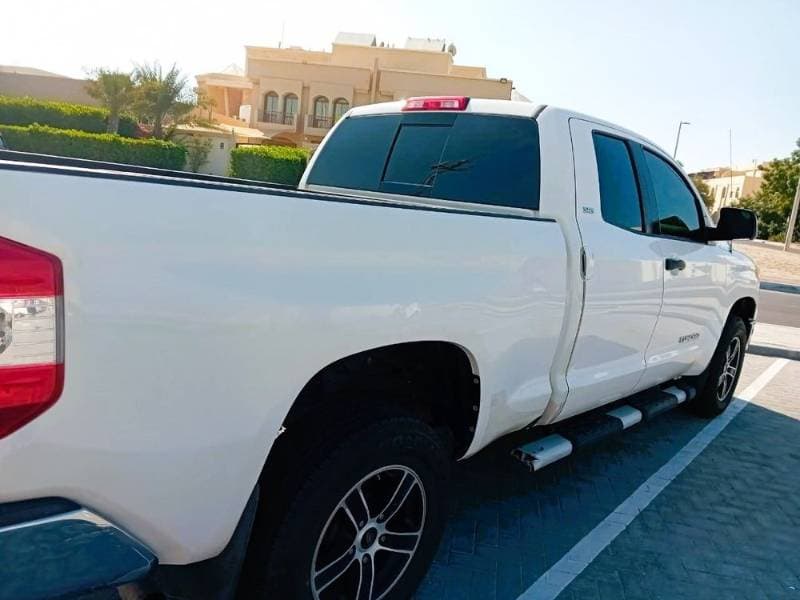 2016 Toyota Tundra thumbnail 2