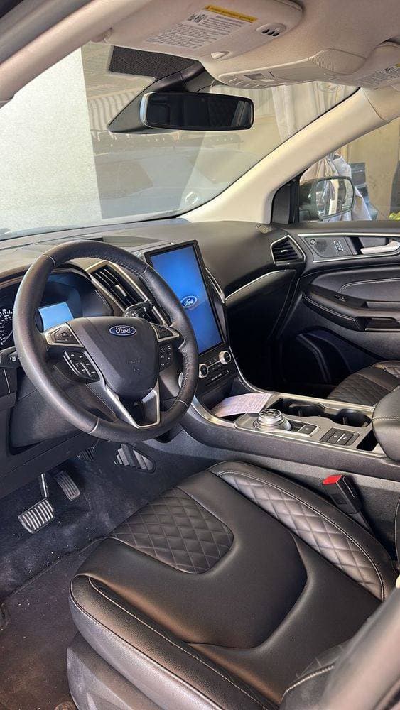 2024 Ford Edge thumbnail 3
