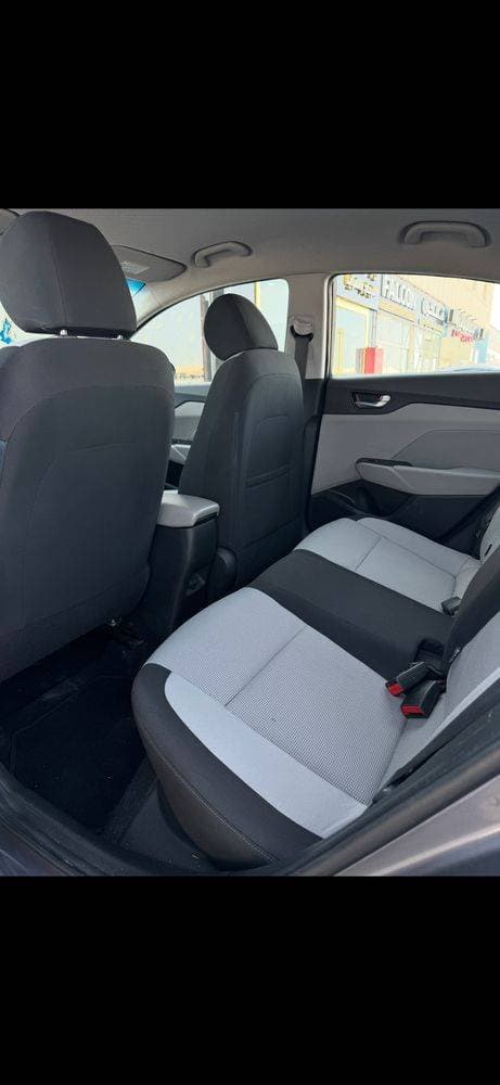2018 Hyundai Accent thumbnail 3