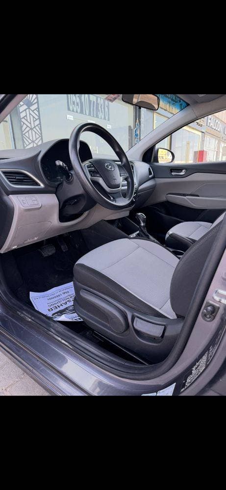 2018 Hyundai Accent thumbnail 4