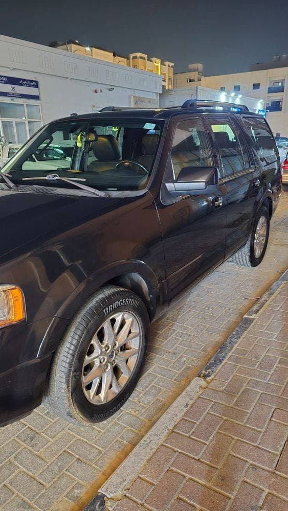 2015 Ford Expedition thumbnail 2