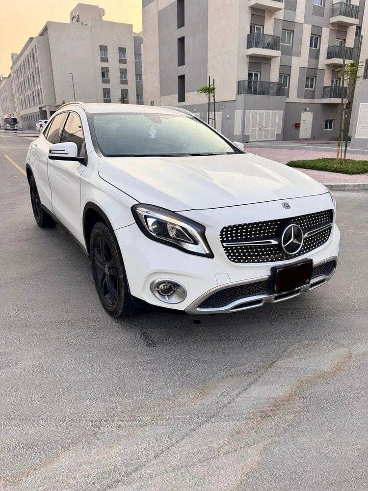 2020 Mercedes-Benz GLA thumbnail 2