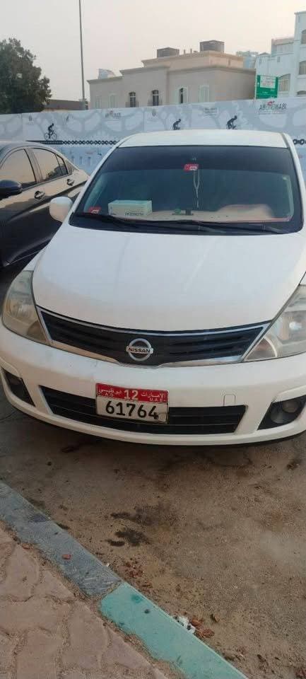 2012 Nissan Tiida thumbnail 2