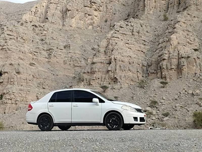2012 Nissan Tiida thumbnail 5