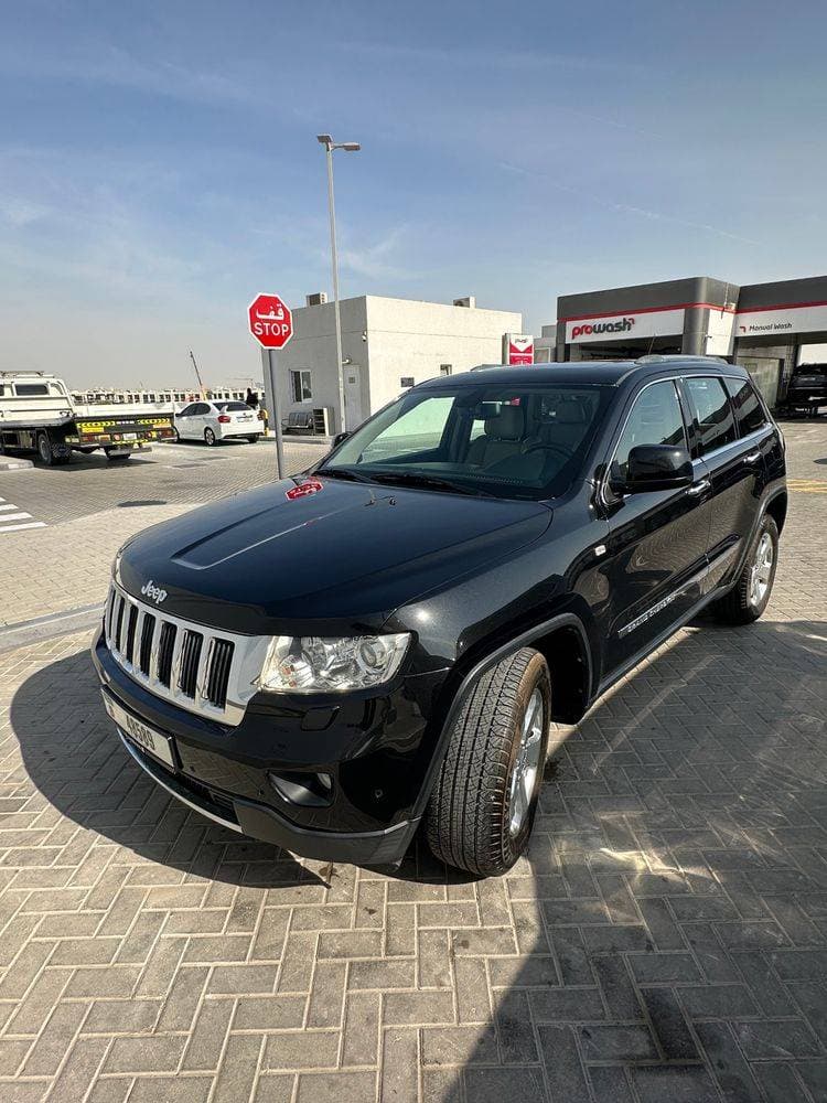 2012 Jeep Grand Cherokee thumbnail 2