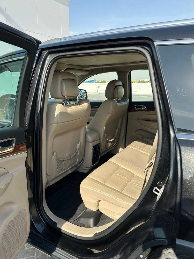 2012 Jeep Grand Cherokee thumbnail 5