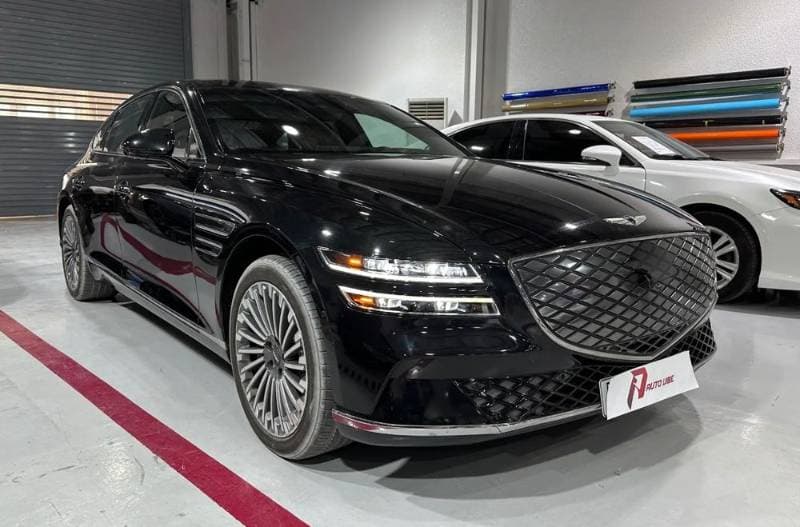 2023 Genesis G80 thumbnail 2