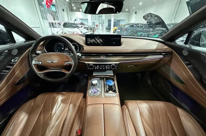 2023 Genesis G80 thumbnail 4