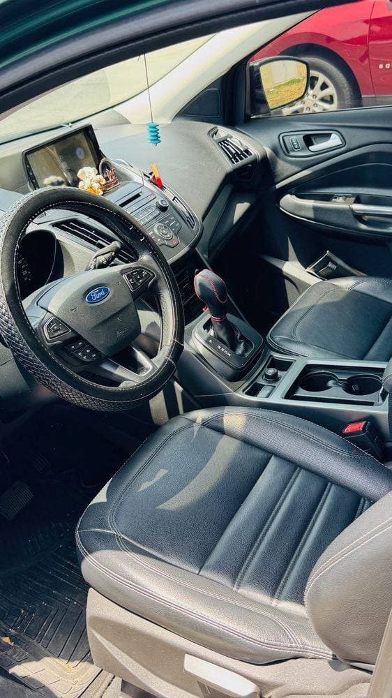 2017 Ford Escape thumbnail 3