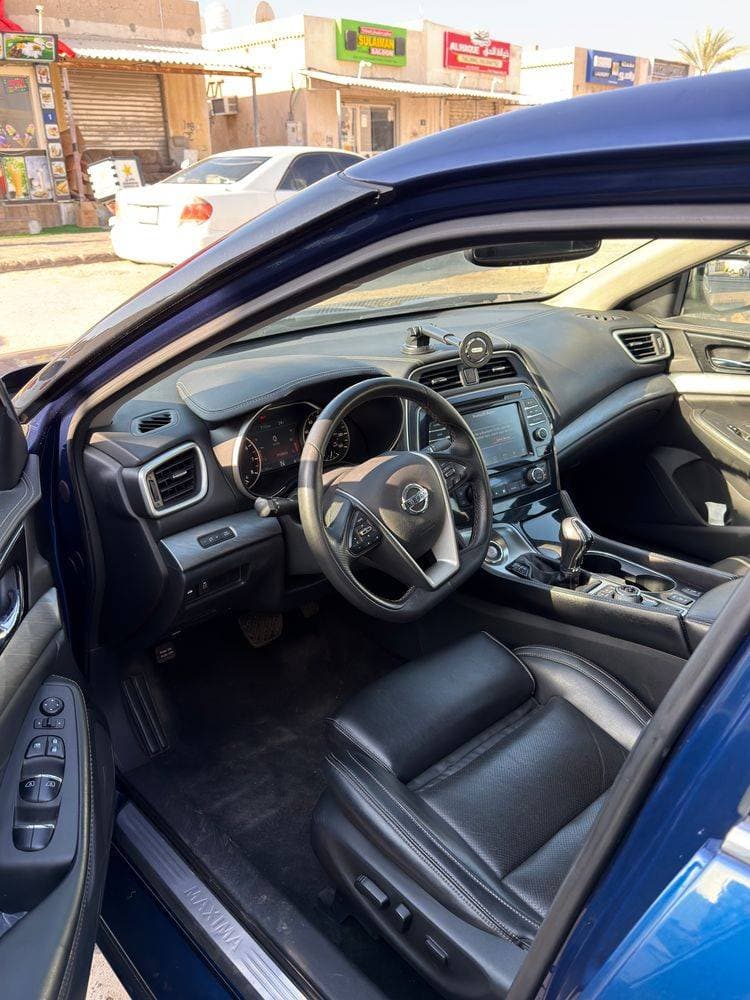 2018 Nissan Maxima thumbnail 3
