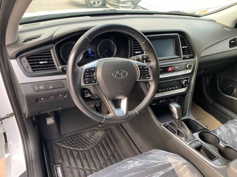 2019 Hyundai Sonata thumbnail 3