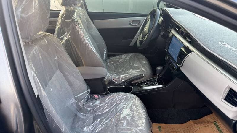 2014 Toyota Corolla thumbnail 4