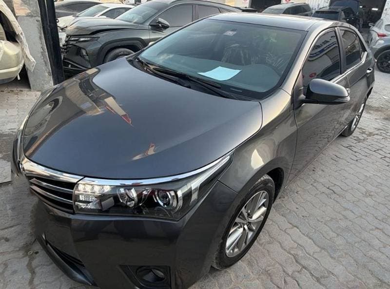 2014 Toyota Corolla thumbnail 2