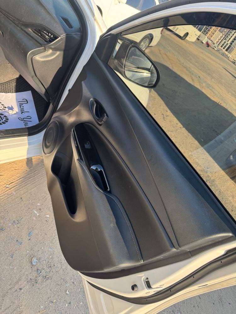 2021 Toyota Yaris Sedan thumbnail 3