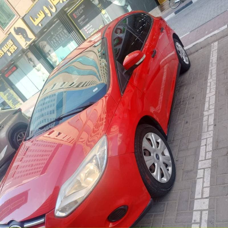2014 Ford Focus thumbnail 2