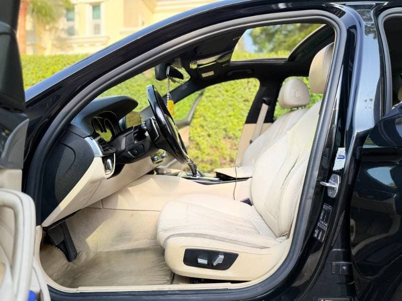 2018 BMW 5 Series thumbnail 4