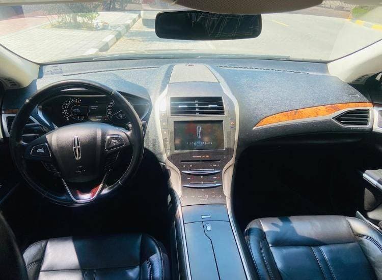 2016 Lincoln MKZ thumbnail 4