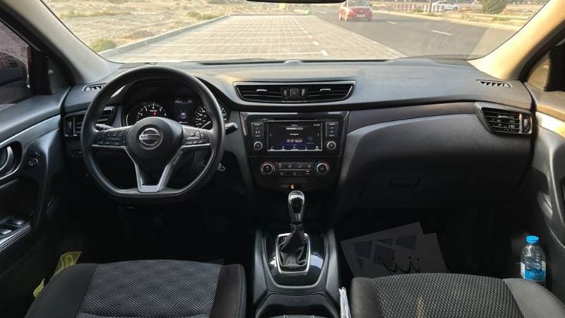 2021 Nissan Rogue thumbnail 4