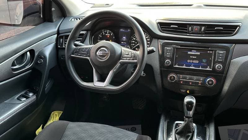 2021 Nissan Rogue thumbnail 6