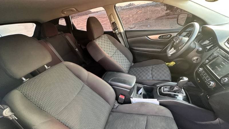 2021 Nissan Rogue thumbnail 5
