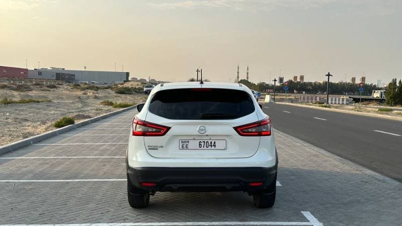 2021 Nissan Rogue thumbnail 8