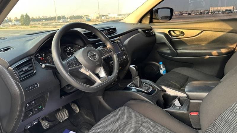 2021 Nissan Rogue thumbnail 10