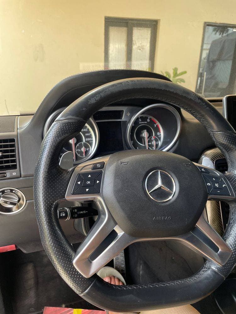 2015 Mercedes-Benz G 63 AMG thumbnail 3