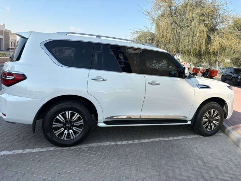 2021 Nissan Patrol thumbnail 3