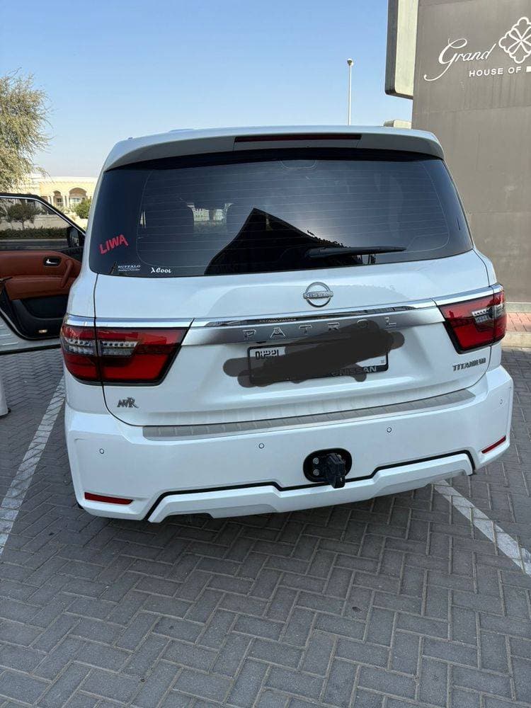 2021 Nissan Patrol thumbnail 4