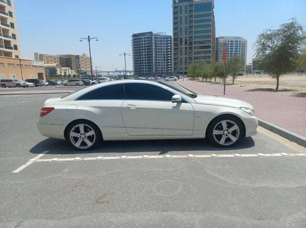 2012 Mercedes-Benz E-Class Coupe thumbnail 3