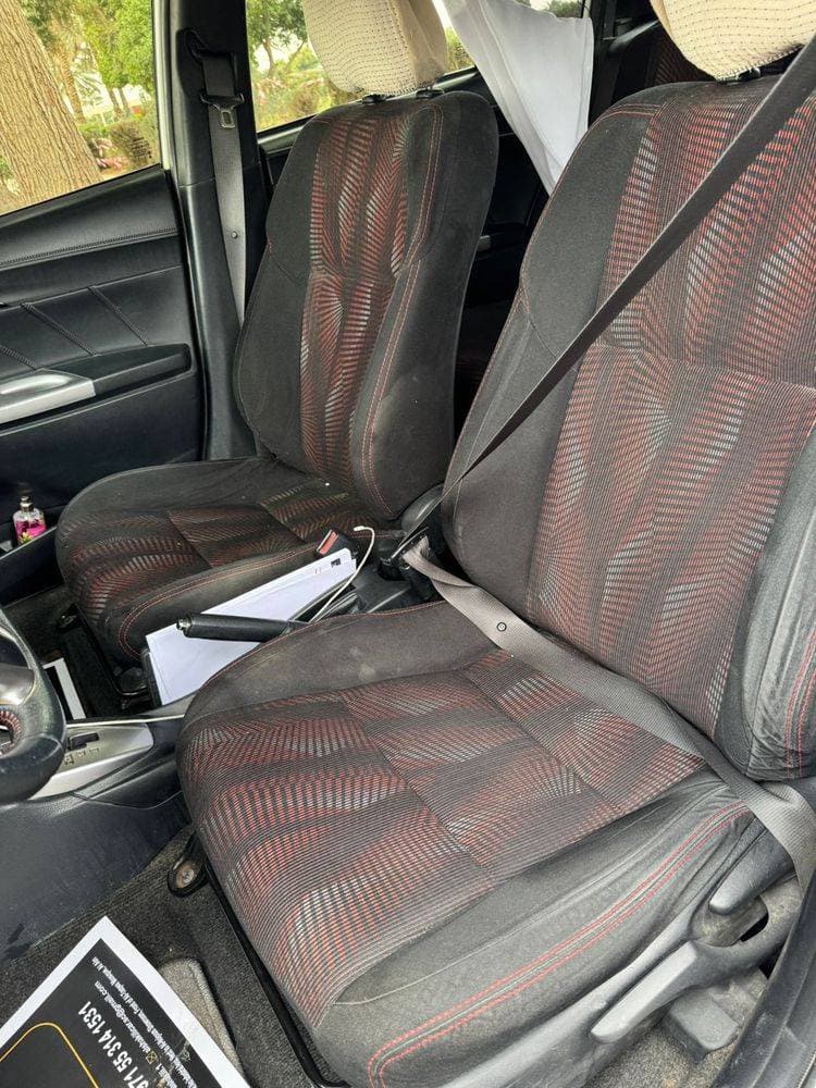 2015 Toyota Yaris thumbnail 5