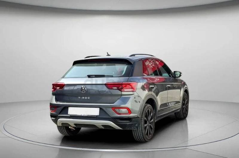 2024 Volkswagen T-Roc thumbnail 2