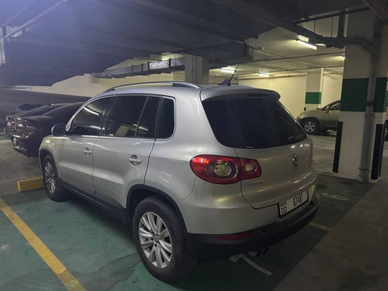 2009 Volkswagen Tiguan thumbnail 3