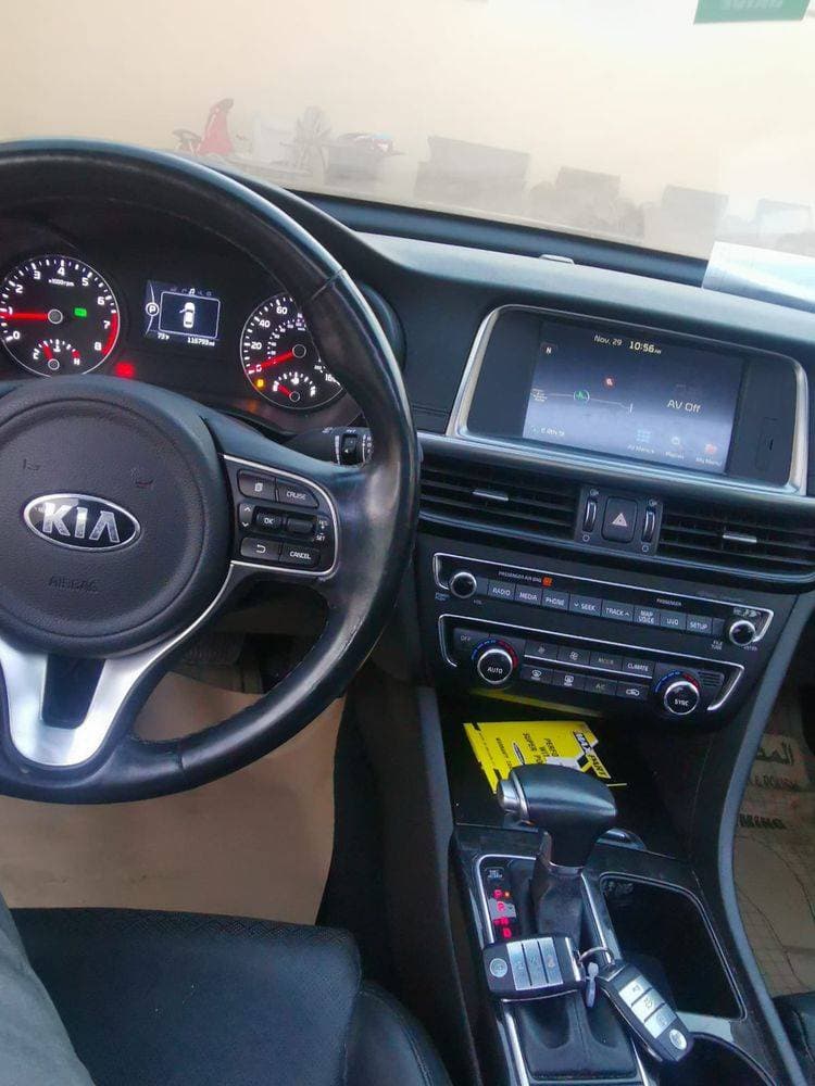 2016 Kia Optima thumbnail 2