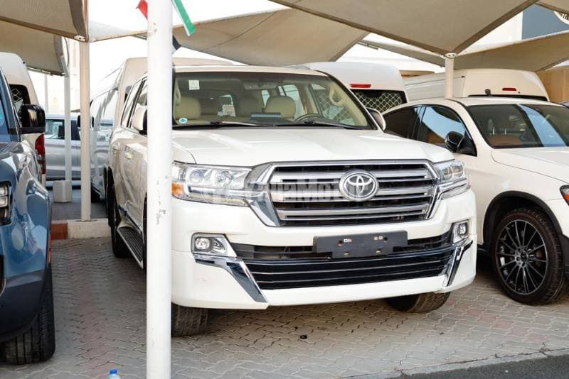 2021 Toyota Land Cruiser thumbnail 3