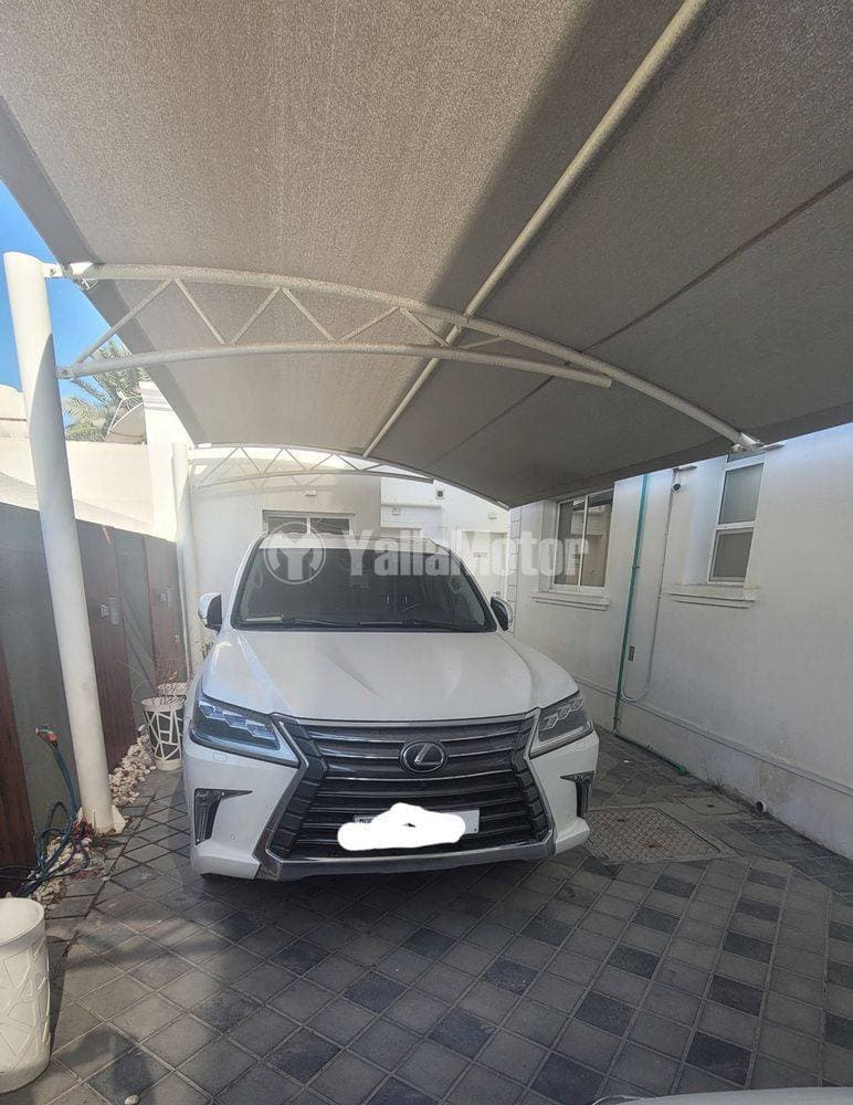 2017 Lexus LX 570 thumbnail 2