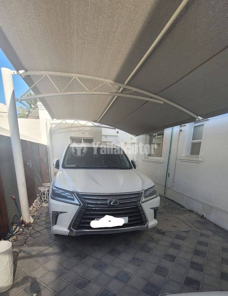 2017 Lexus LX 570 thumbnail 3