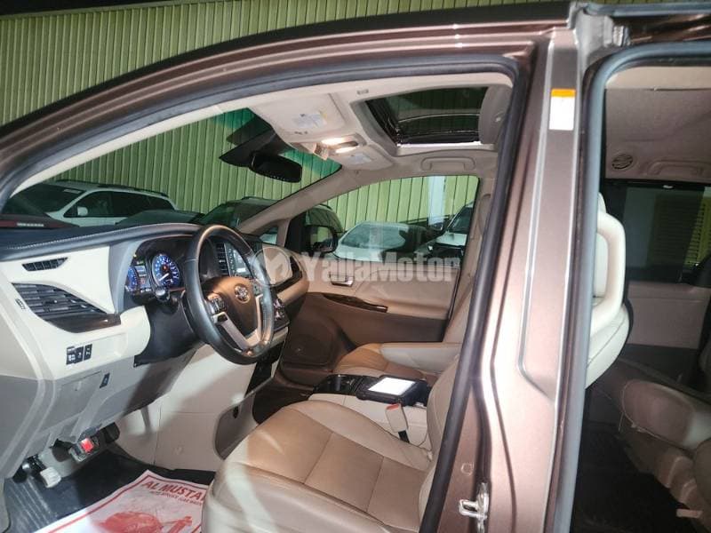 2020 Toyota Sienna thumbnail 5